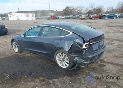2018 Tesla Model 3 Long Range/Performance z USA, uszkodzony, nr VIN 5YJ3E1EB2JF116799